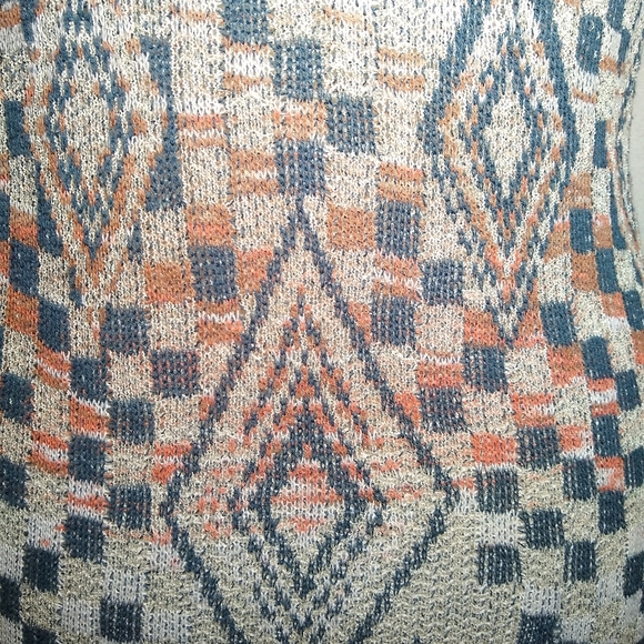 Leith Sleeveless Geometric Knit Tank - Picture 7 of 8